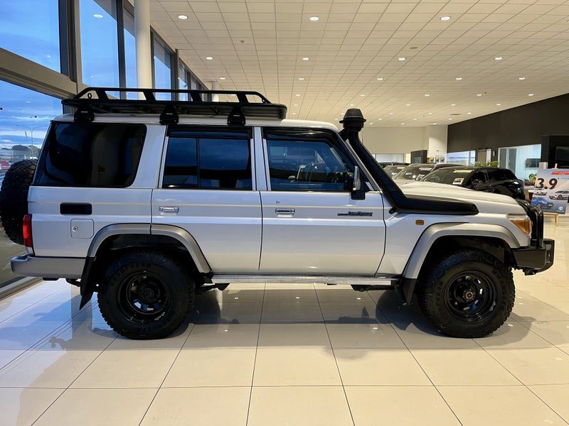 2020 Toyota Land Cruiser Lx 4.5Dt/4Wd/5Mt, photo 3