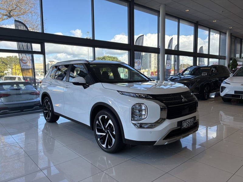 2024 Mitsubishi Outlander Xls 2.5P/4Wd/Cvt