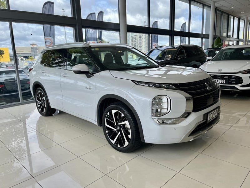 2023 Mitsubishi Outlander VRX PHEV/4Wd/At
