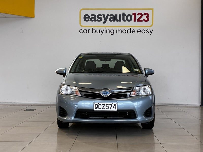 2014 Toyota Corolla Axio Hybrid, photo 2