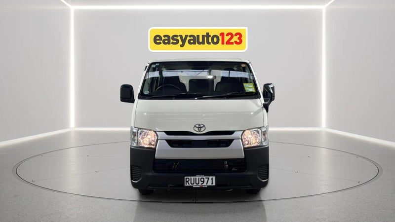 2026 Toyota Hiace 2.8D DX GL, photo 2