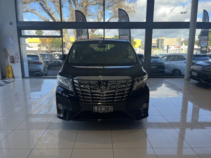 2017 Toyota Alphard, photo 2