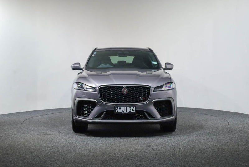 2023 Jaguar F-PACE SVR, photo 2