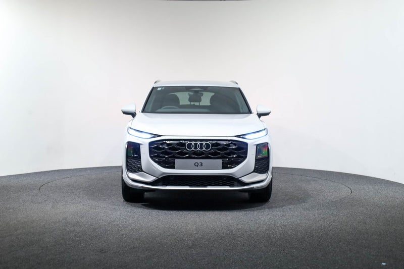 2026 Audi Q3 S-line TFSI MHEV 110kW, photo 2
