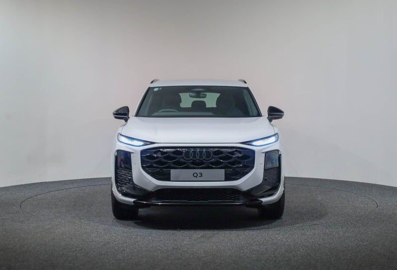 2026 Audi Q3 S-line TFSI MHEV 110kW, photo 2