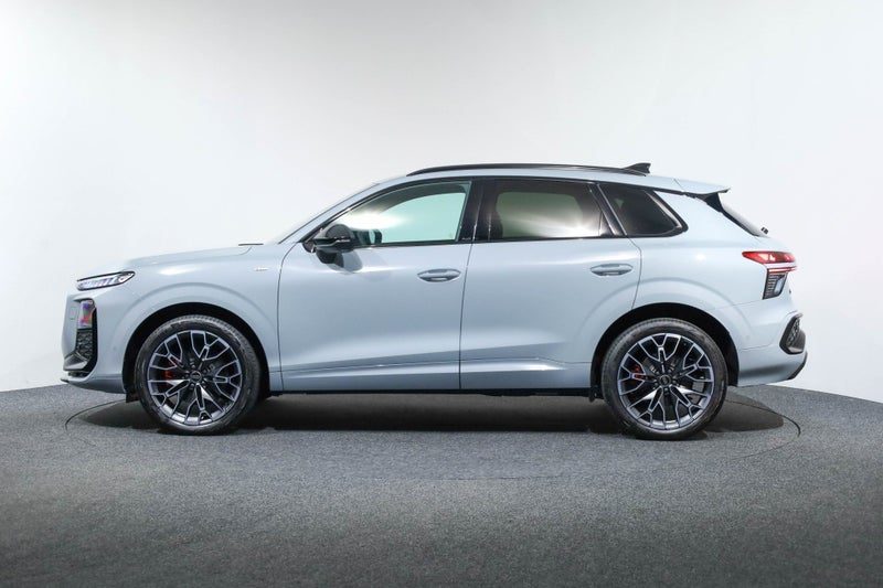 2026 Audi Q3 S-line TFSI 195kW quattro, photo 3