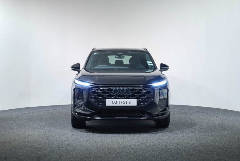 2026 Audi Q3 S-line e-hybrid 200kW, photo 2