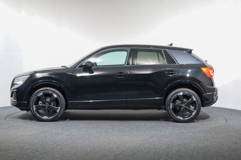 2026 Audi Q2 Dynamic Black Edition 35 TFSI 110kW, photo 3