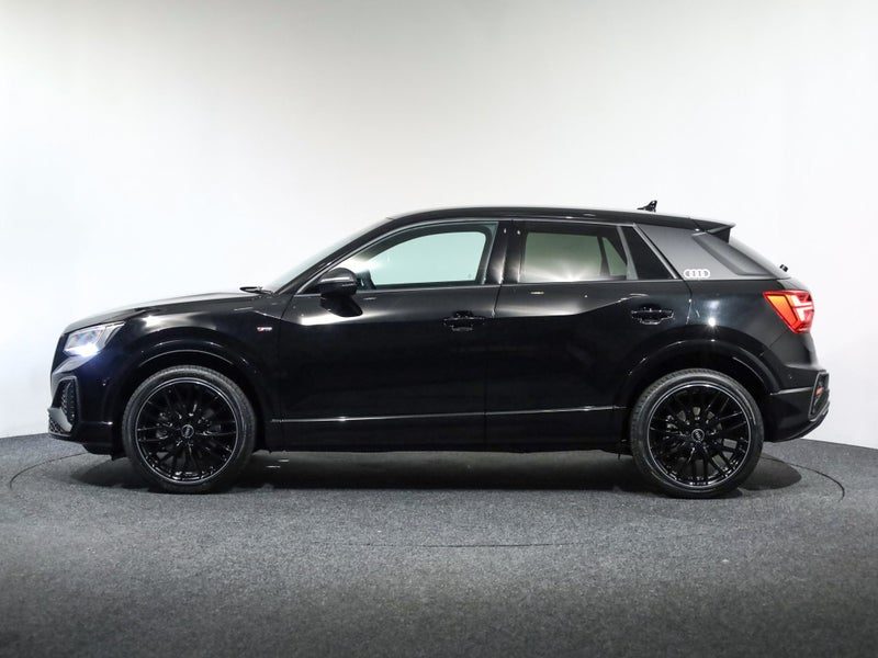 2026 Audi Q2 Dynamic Black Edition 140kW quattro, photo 3