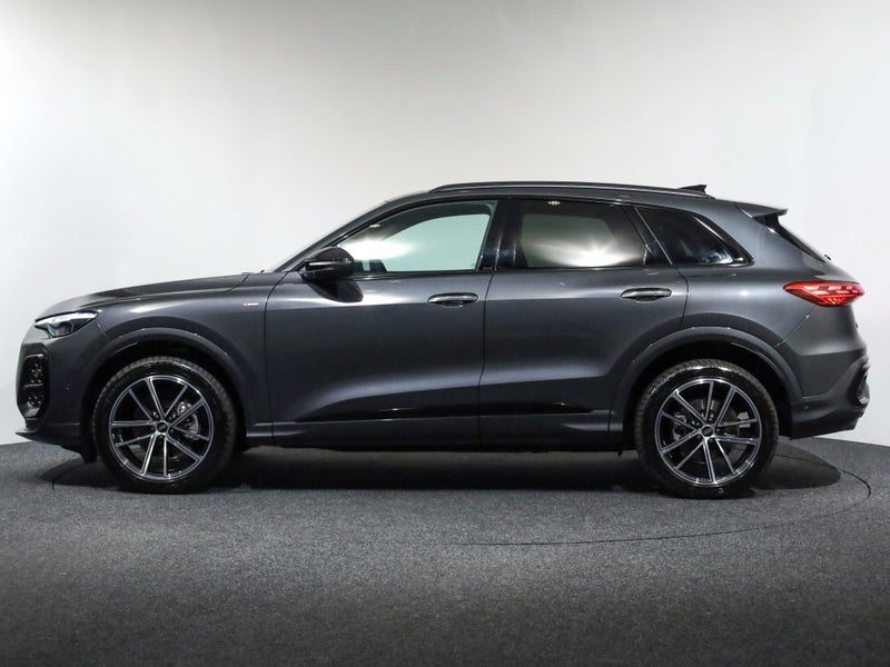 2025 Audi Q5 S-line TFSI MHEV+ 150kW quattro, photo 3