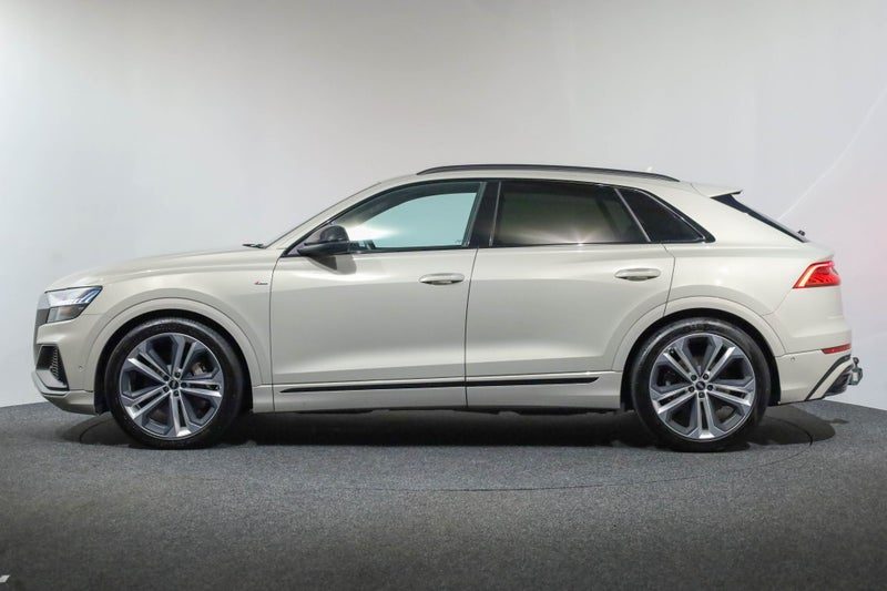 2022 Audi Q8 S-line 55 TFSI 250kW quattro, photo 3