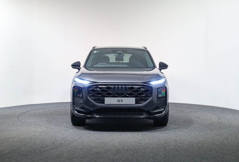 2026 Audi Q3 S-line TFSI MHEV 110kW, photo 2