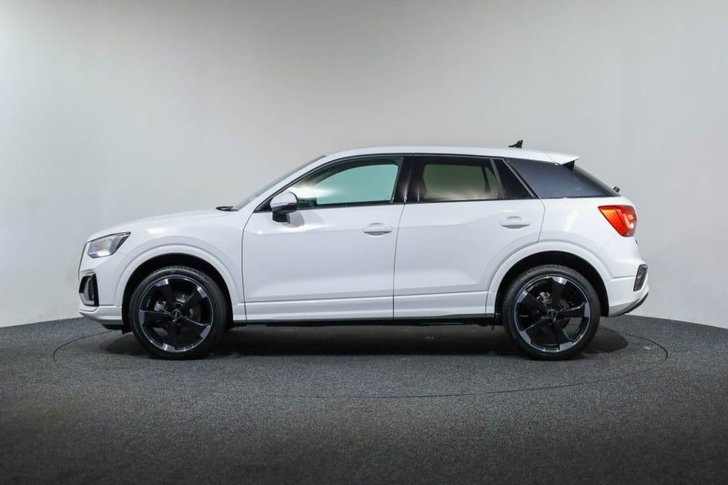 2026 Audi Q2 Dynamic Black Edition 35 TFSI 110kW, photo 3