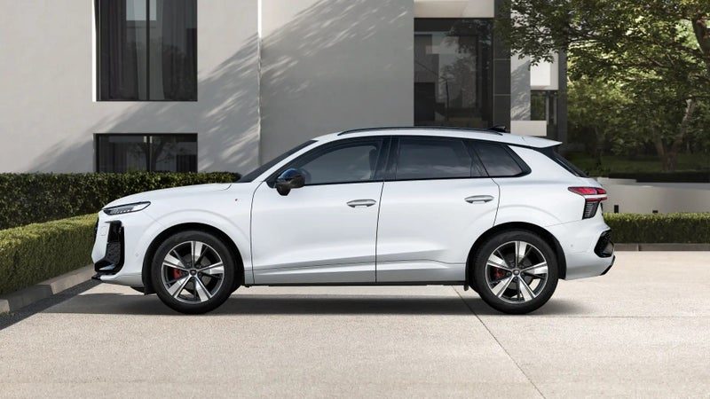 2026 Audi Q3 S-line TFSI MHEV 110kW, photo 2