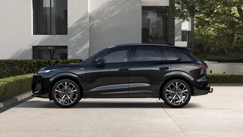 2026 Audi Q3 S-line TFSI 195kW quattro, photo 2