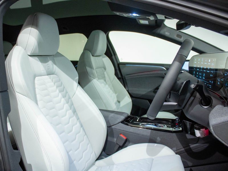 2025 Audi A6 e-tron Avant S-line 270kW RWD, photo 2
