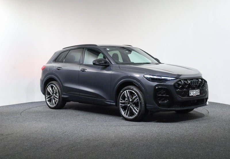 2026 Audi Q5 S-line e-hybrid 220kW quattro, main photo