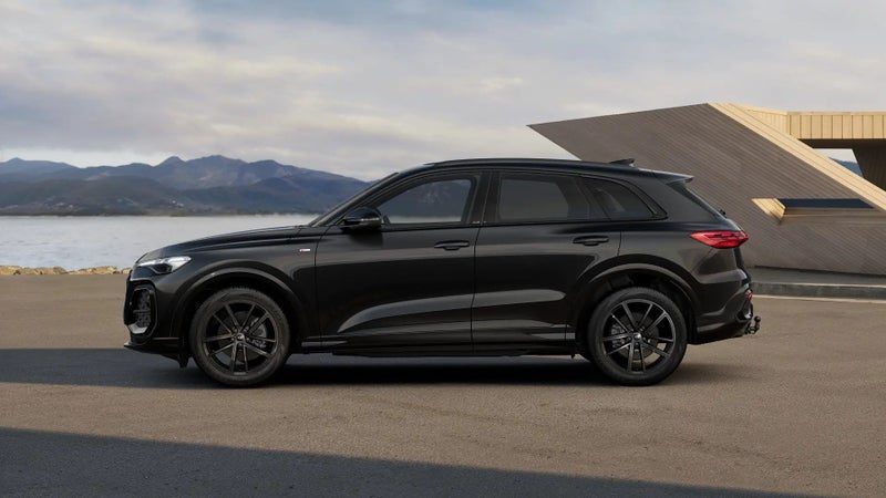 2026 Audi Q5 S-line TFSI MHEV+ 150kW quattro, photo 2