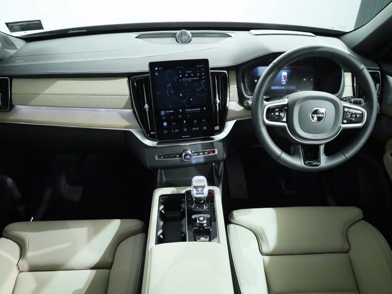 2026 Volvo XC90 B5 AWD ULTRA BRIGHT, photo 3