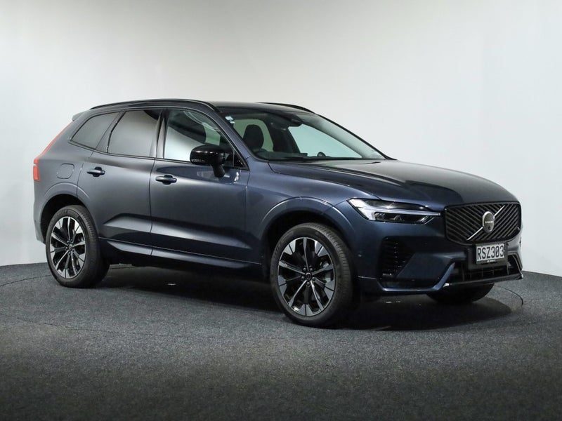 2026 Volvo XC60 B5 AWD ULTRA DARK, main photo