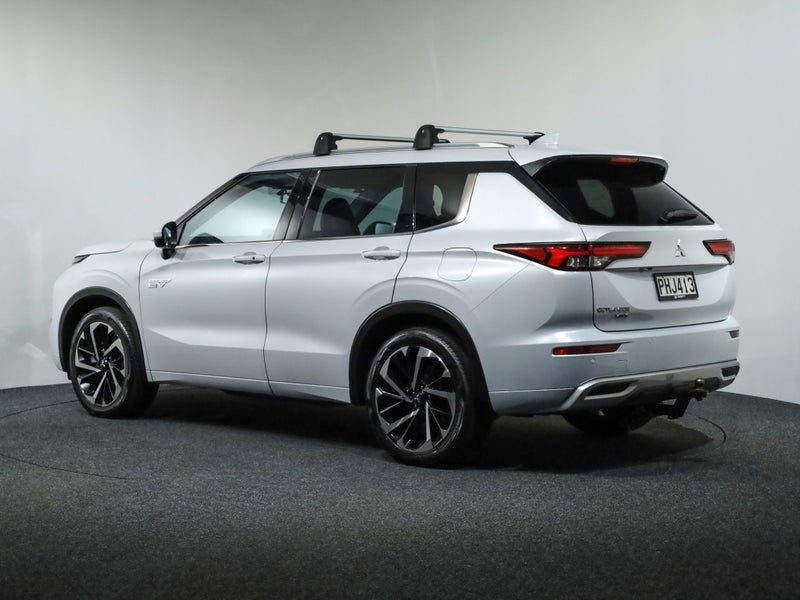 2022 Mitsubishi Outlander VRX PHEV 4WD, photo 2
