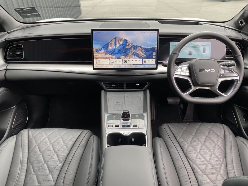 2026 BYD Sealion 7 Premium 2WD EV, photo 3