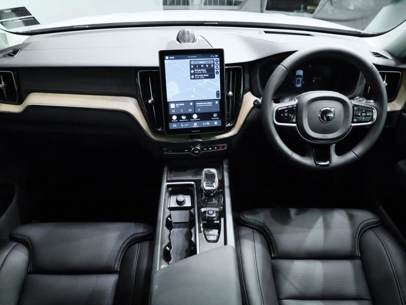 2026 Volvo XC60 T8 ULTRA PHEV, photo 3