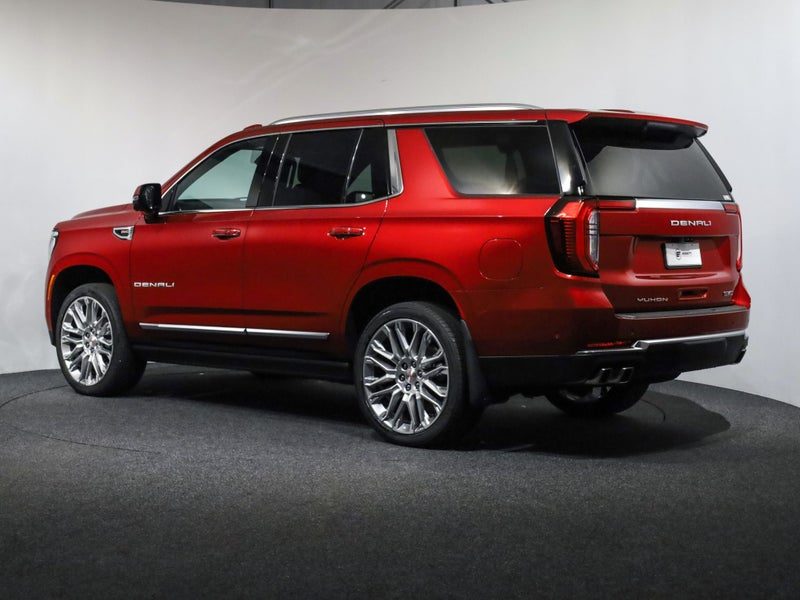 2026 GMC Yukon Denali 6.2L V8, photo 2