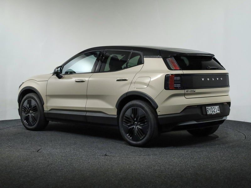 2026 Volvo EX30 CC TMP ULTRA BEV, photo 2