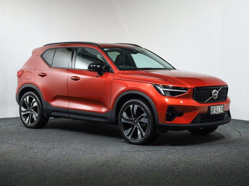 2023 Volvo XC40 B5 Ultimate Dark 183kW AWD