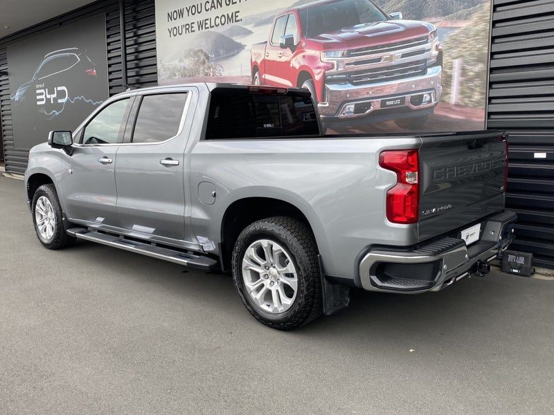 2026 Chevrolet Silverado 1500 LTZ, photo 2