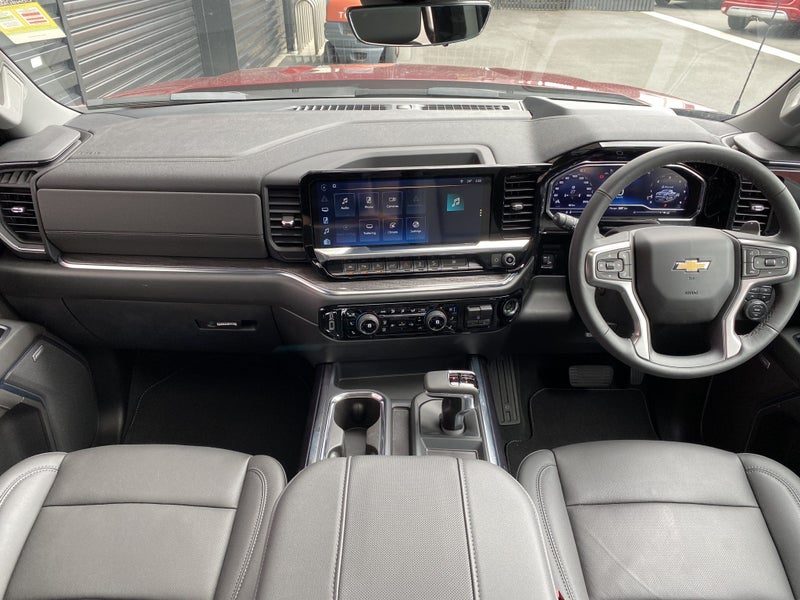2026 Chevrolet Silverado 1500 LTZ, photo 3