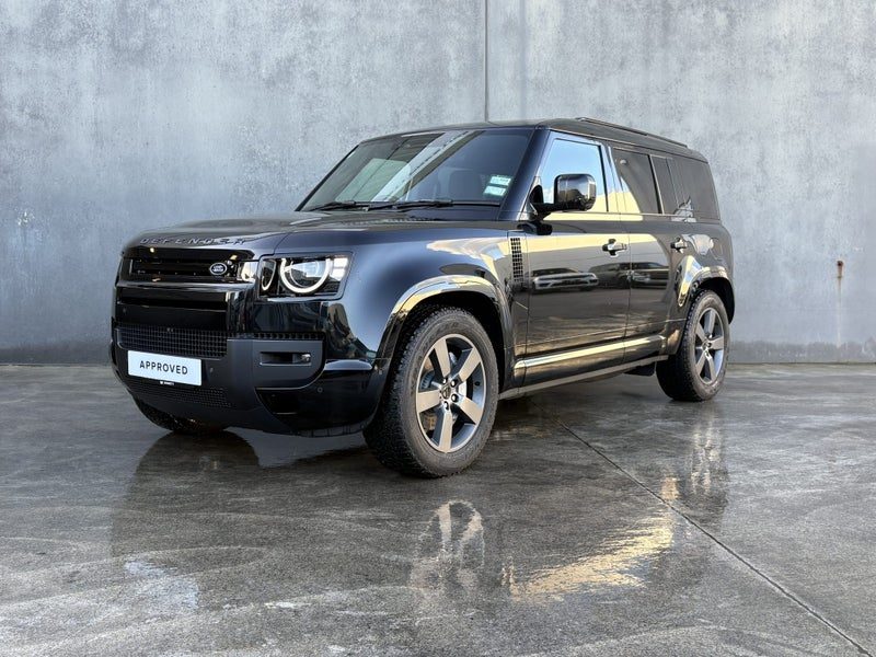 2026 Land Rover Defender 110 P300e X-Dynamic SE, photo 2