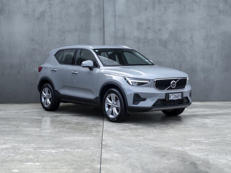 2026 Volvo XC40 B4 FWD PLUS