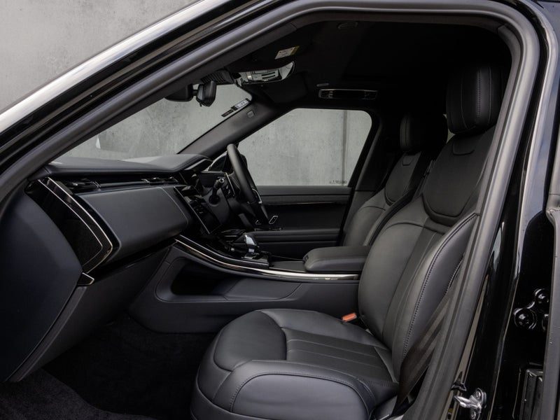 2026 Land Rover Range Rover Sport D250 SE, photo 3