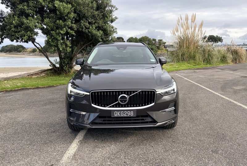 2023 Volvo XC60 B5 AWD PLUS, photo 2
