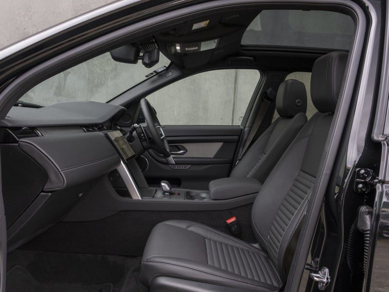 2026 Land Rover Discovery Sport Landmark, photo 3