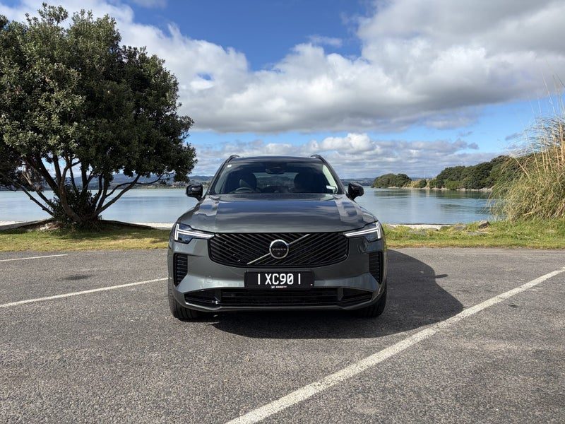 2026 Volvo XC90 B5 AWD ULTRA DARK, photo 2