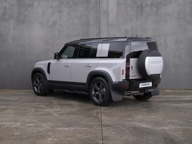 2026 Land Rover Defender 110 D250 S, photo 2