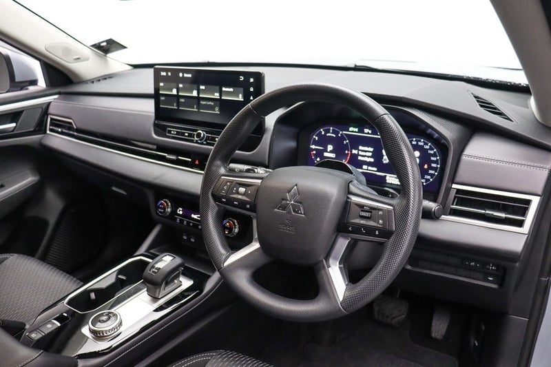 2025 Mitsubishi Outlander LS 2.5P/CVT, photo 2