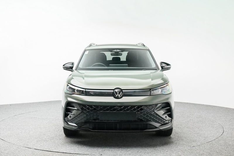 2026 Volkswagen Tiguan R-Line, photo 2