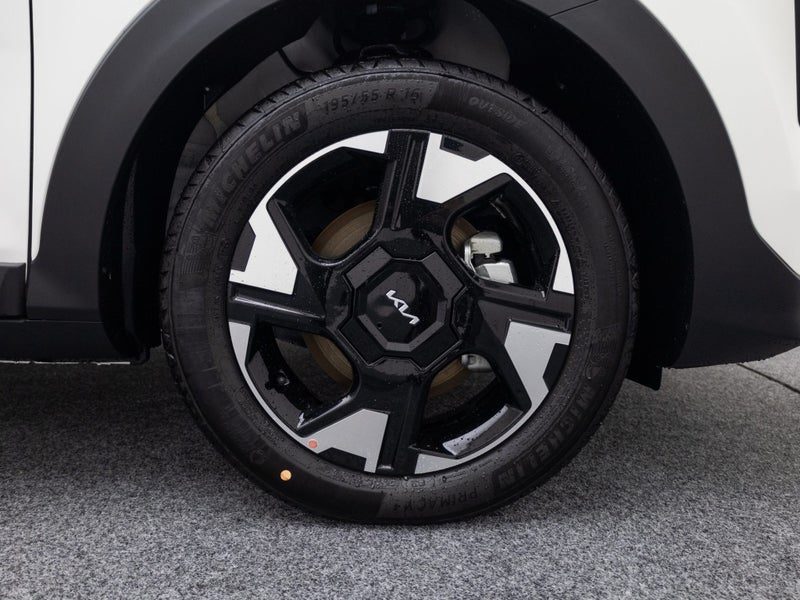 2026 Kia Stonic LX 1.0T Gasoline, photo 3