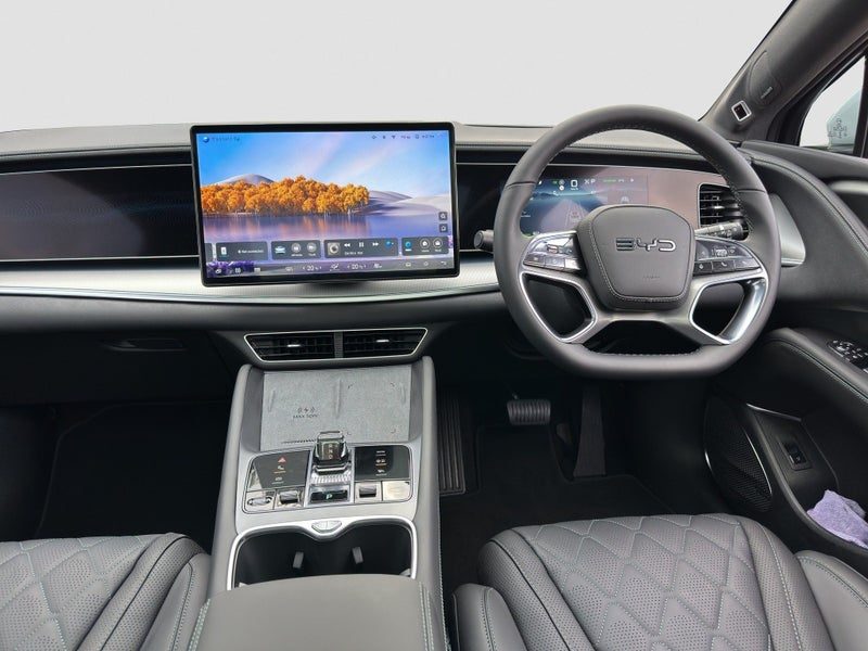 2026 BYD Sealion 7 PREMIUM EV - AURORA WHITE, photo 3