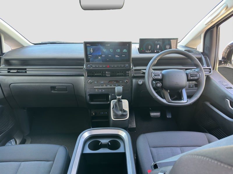2026 Hyundai Staria LOAD HYBRID - CREAMY WHITE, photo 3