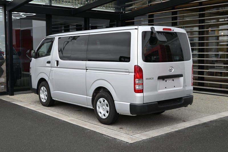 2020 Toyota Hiace DX 2.0 Petrol RWD Van, photo 2