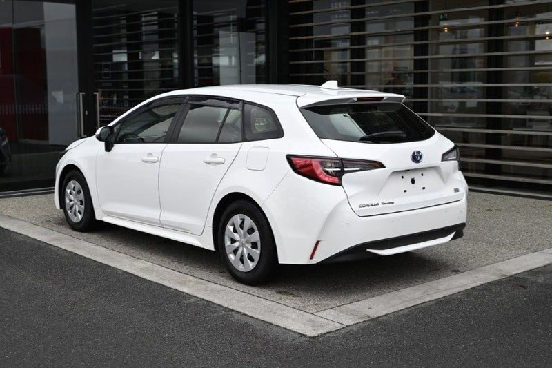 2021 Toyota Corolla Touring, photo 2