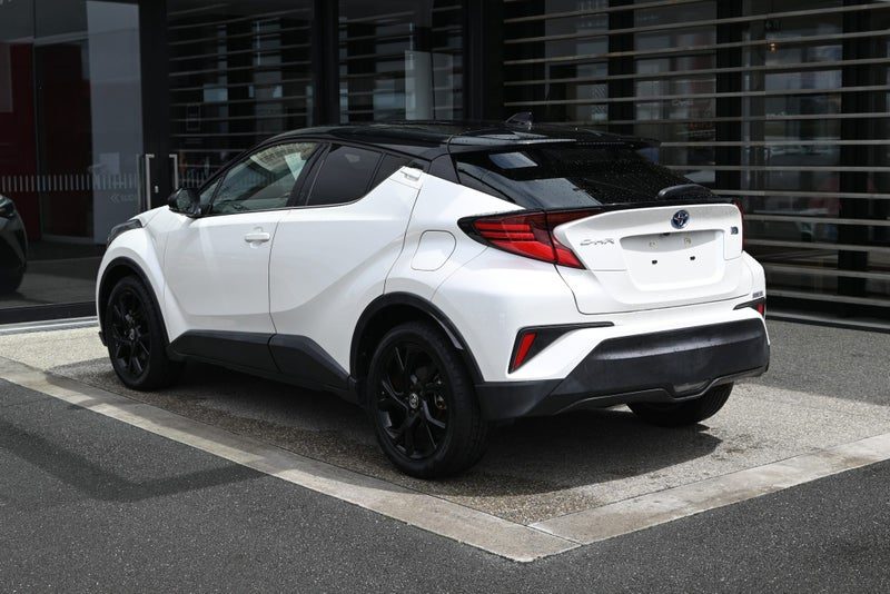 2020 Toyota C-HR 1.8 Petrol Hybrid G FWD SUV, photo 2