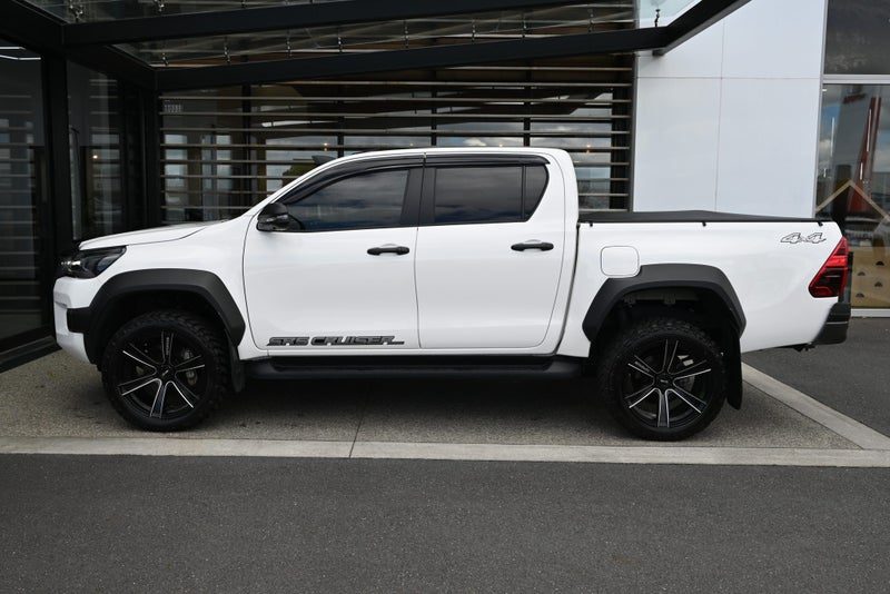 2024 Toyota Hilux SR 5 Cruiser, photo 3
