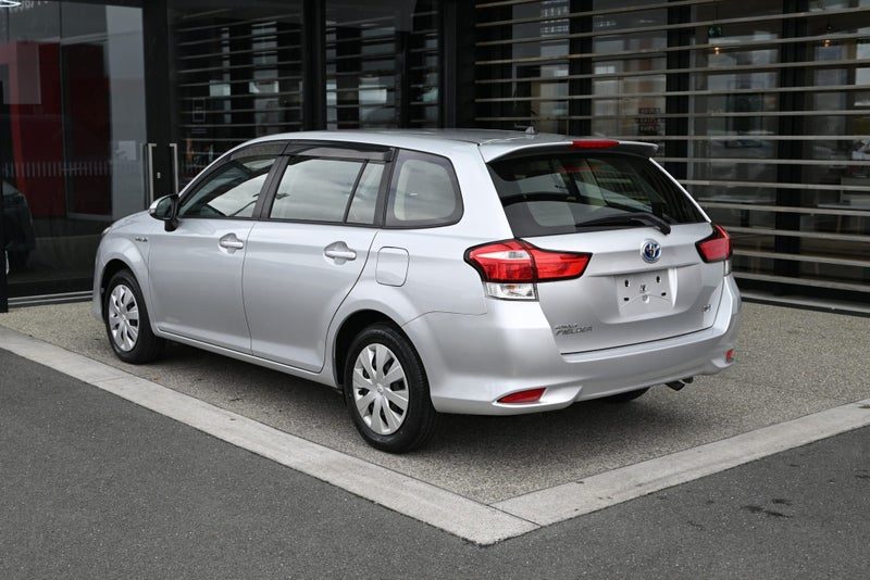 2017 Toyota Corolla Fielder, photo 2