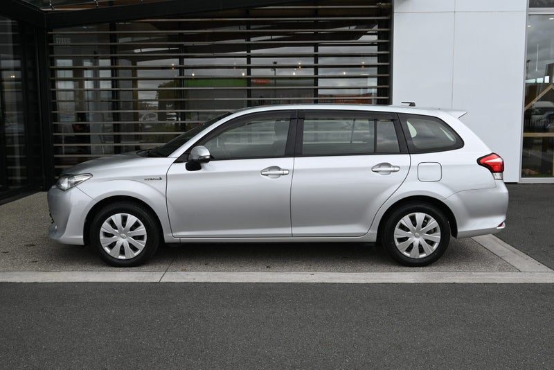 2017 Toyota Corolla Fielder, photo 3